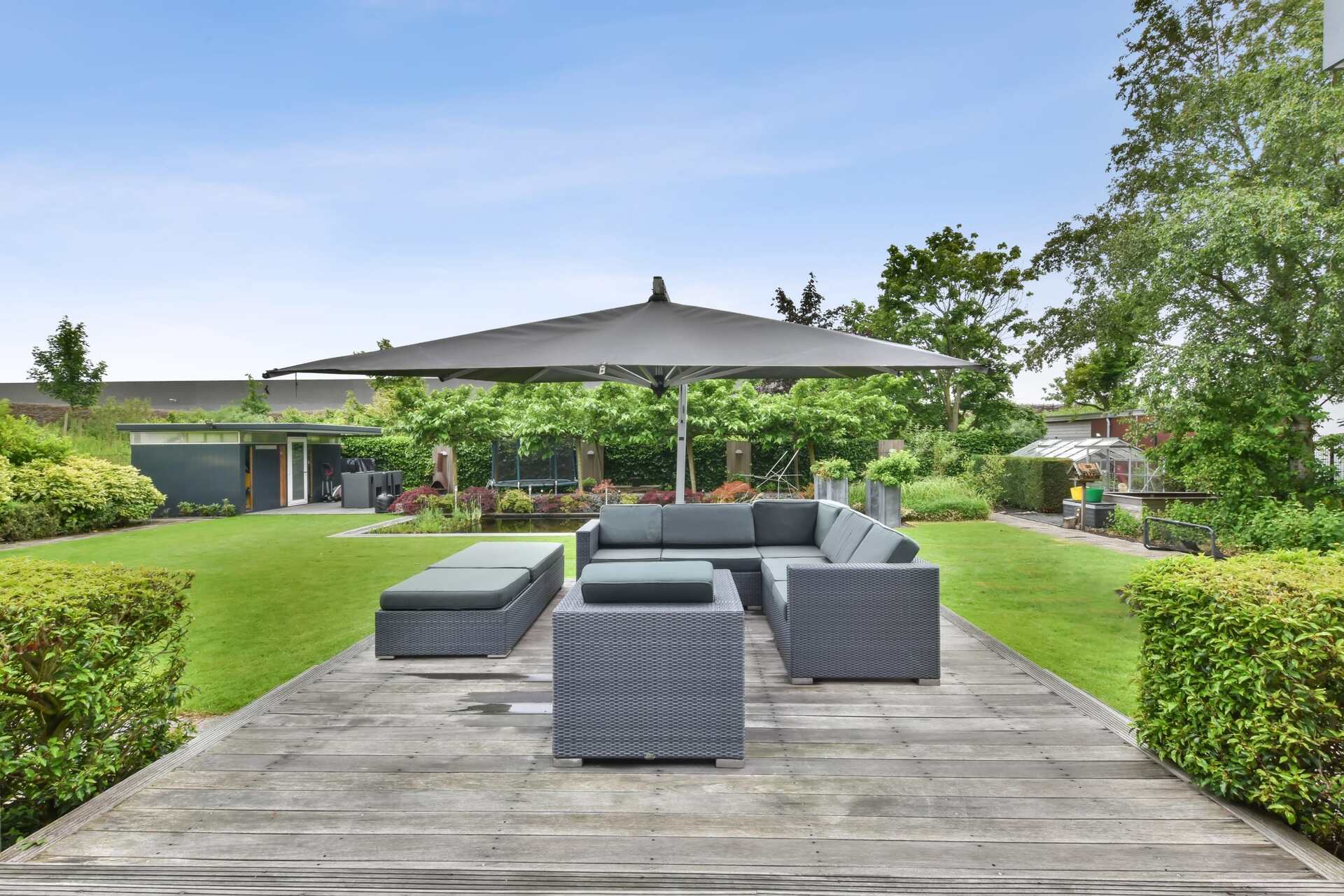 slunecnik_zahrada-min